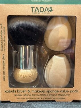 Beige Kabuki Brush & Makeup Sponge Set